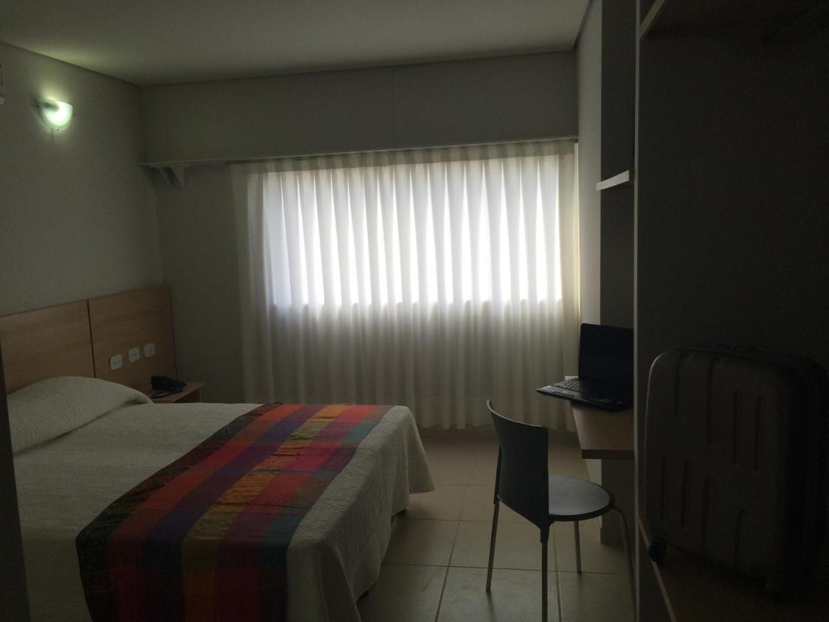 Itumbiara Palace Hotel Quarto foto